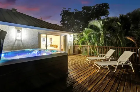 12 NE 26th Street Wilton Manors FL 33305