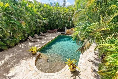 12 NE 26th Street Wilton Manors FL 33305