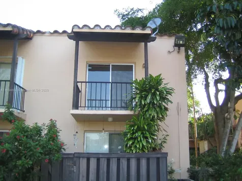 10824 N Kendall Drive Miami FL 33176