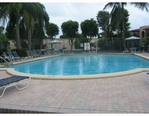 10824 N Kendall Drive Miami FL 33176