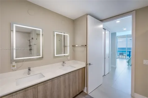 17550 Collins Avenue Sunny Isles Beach FL 33160