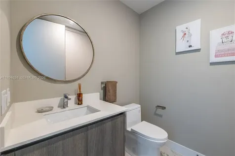17550 Collins Avenue Sunny Isles Beach FL 33160