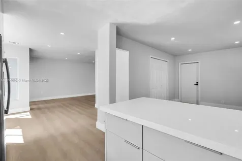 191 NW 85th Place Miami FL 33126