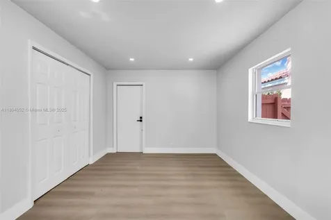 191 NW 85th Place Miami FL 33126