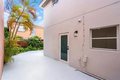 191 NW 85th Place Miami FL 33126