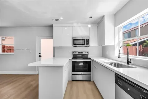191 NW 85th Place Miami FL 33126