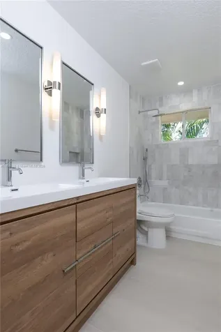 1361 SW 104th Avenue Pembroke Pines FL 33025