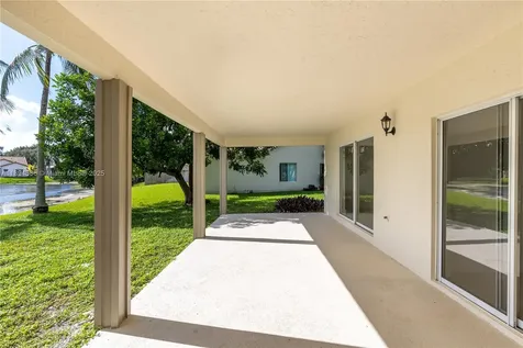 1361 SW 104th Avenue Pembroke Pines FL 33025