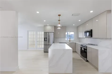 1361 SW 104th Avenue Pembroke Pines FL 33025