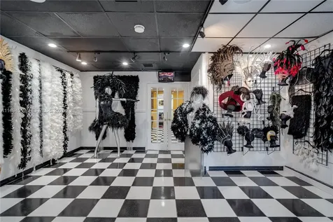 1121 NW 29th Street Miami FL 33127