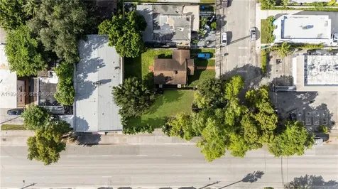 1121 NW 29th Street Miami FL 33127