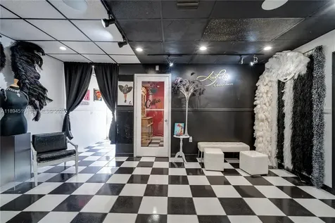 1121 NW 29th Street Miami FL 33127