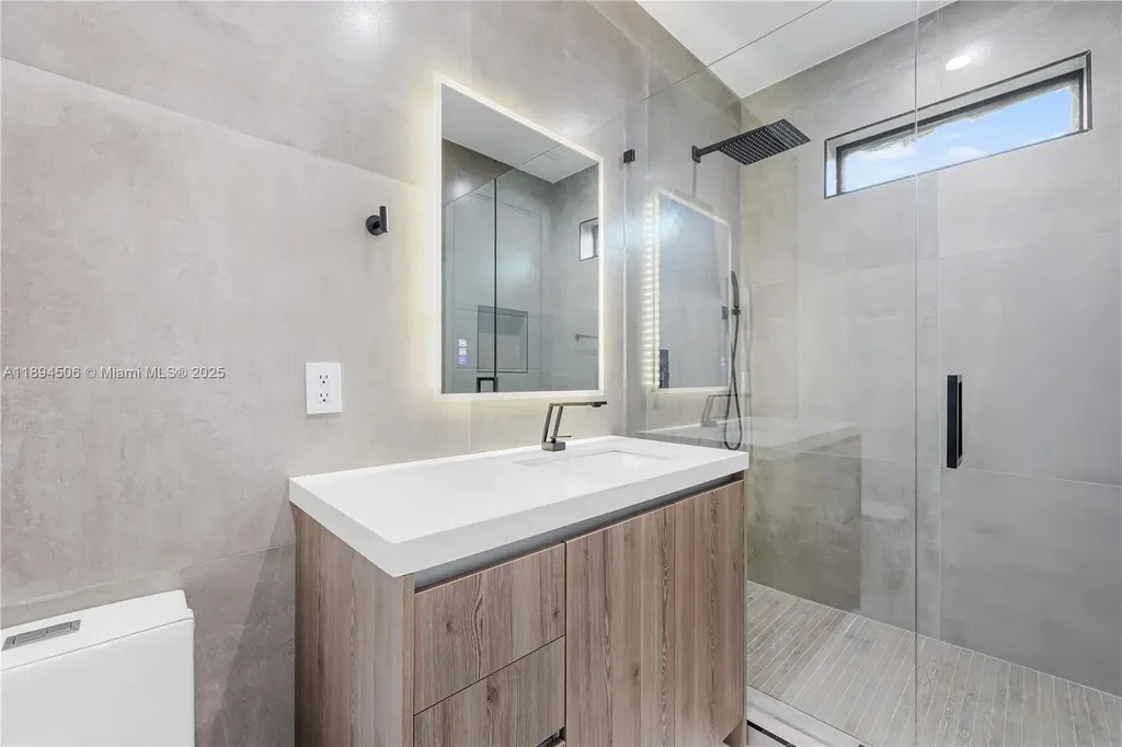 815 NE 17th Terrace Fort Lauderdale FL 33304