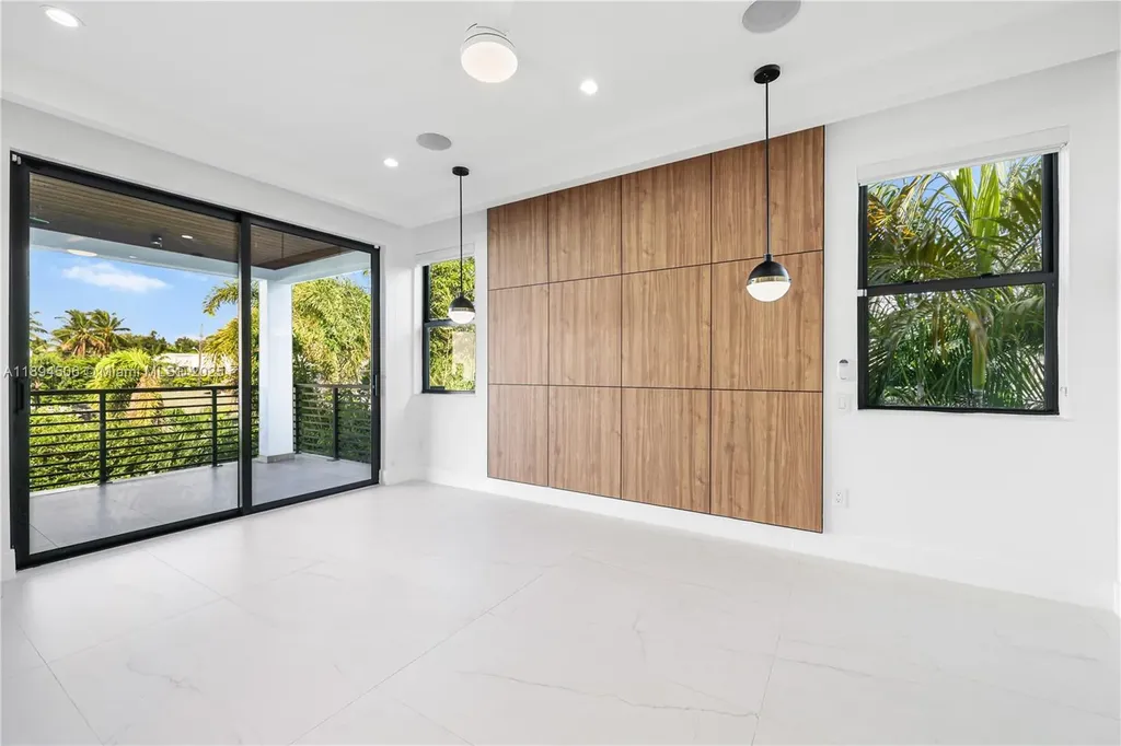 815 NE 17th Terrace Fort Lauderdale FL 33304