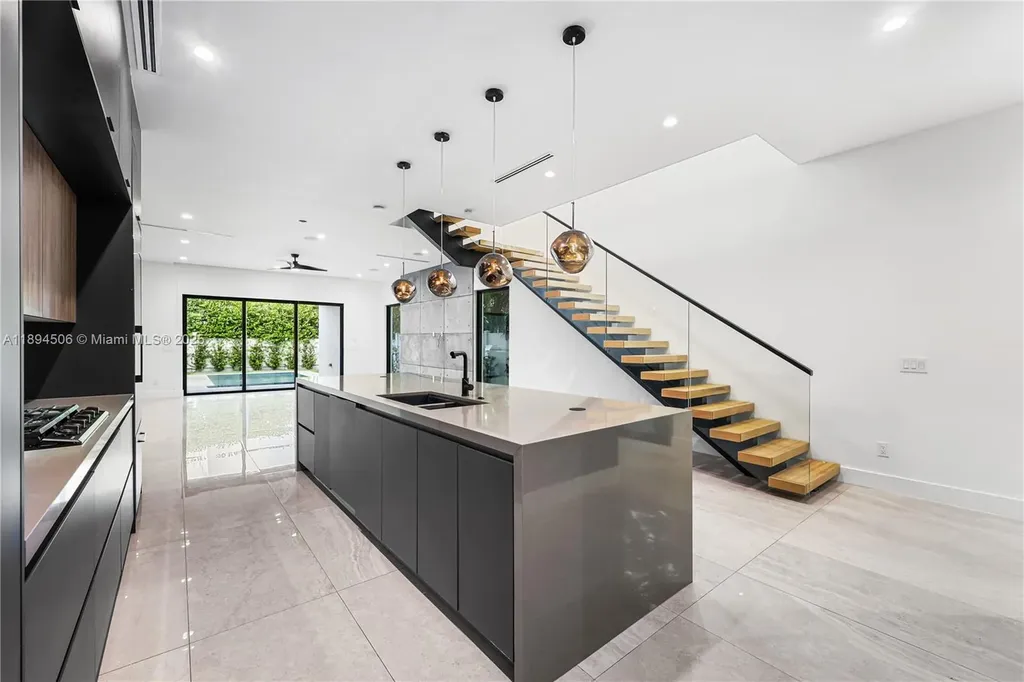 815 NE 17th Terrace Fort Lauderdale FL 33304