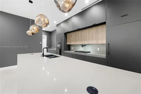 815 NE 17th Terrace Fort Lauderdale FL 33304