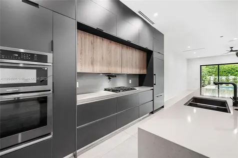 815 NE 17th Terrace Fort Lauderdale FL 33304