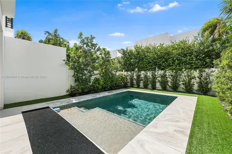 815 NE 17th Terrace Fort Lauderdale FL 33304