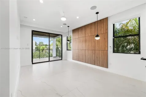 815 NE 17th Terrace Fort Lauderdale FL 33304