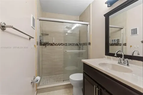 2450 W 67th Place Hialeah FL 33016