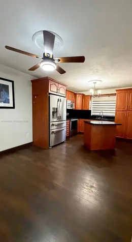 2450 W 67th Place Hialeah FL 33016
