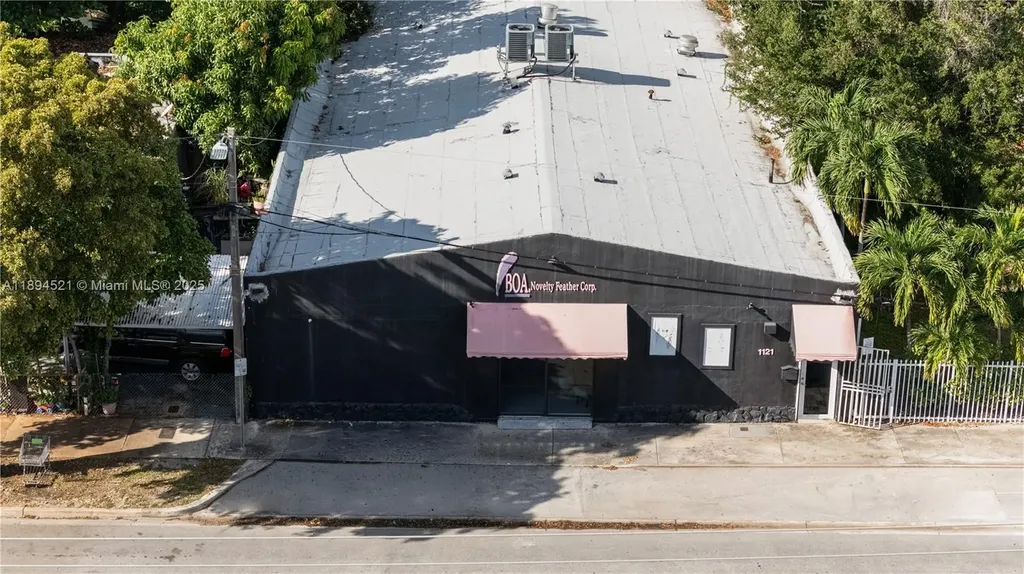 1121 NW 29th Street Miami FL 33127