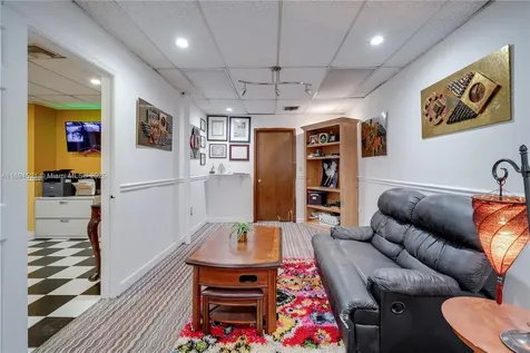 1121 NW 29th Street Miami FL 33127