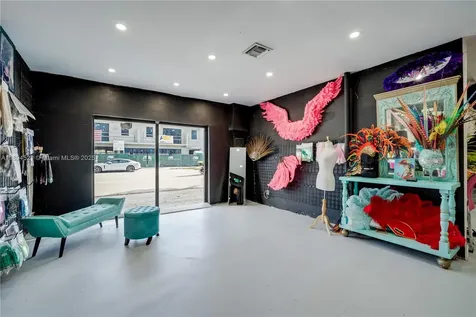 1121 NW 29th Street Miami FL 33127