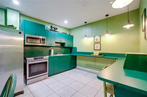 1121 NW 29th Street Miami FL 33127