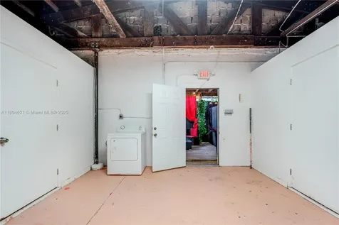 1121 NW 29th Street Miami FL 33127