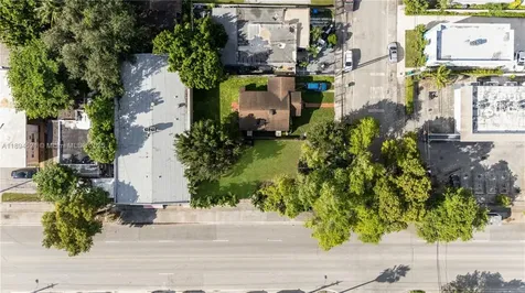 1121 NW 29th Street Miami FL 33127