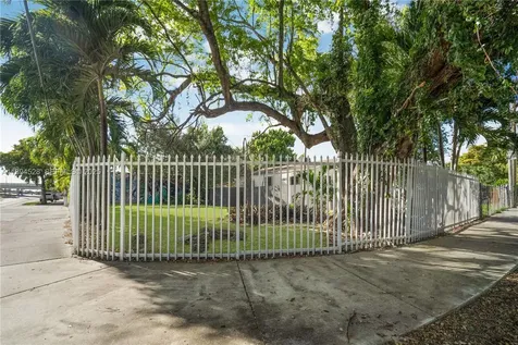 1121 NW 29th Street Miami FL 33127