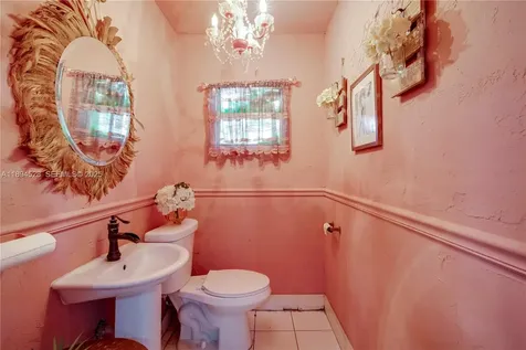 1121 NW 29th Street Miami FL 33127