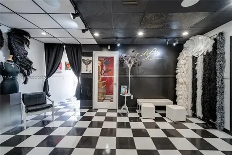 1121 NW 29th Street Miami FL 33127
