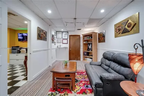 2900 NW 11th Avenue Miami FL 33127