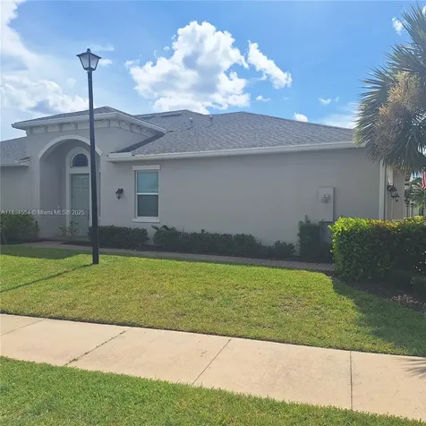 11484 SW Lake Park Drive Port St. Lucie FL 34987