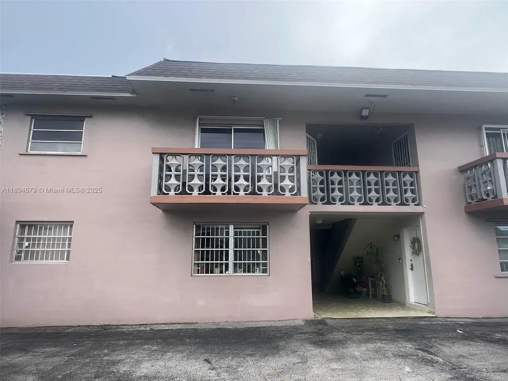 1250 W 26th Place Hialeah FL 33010