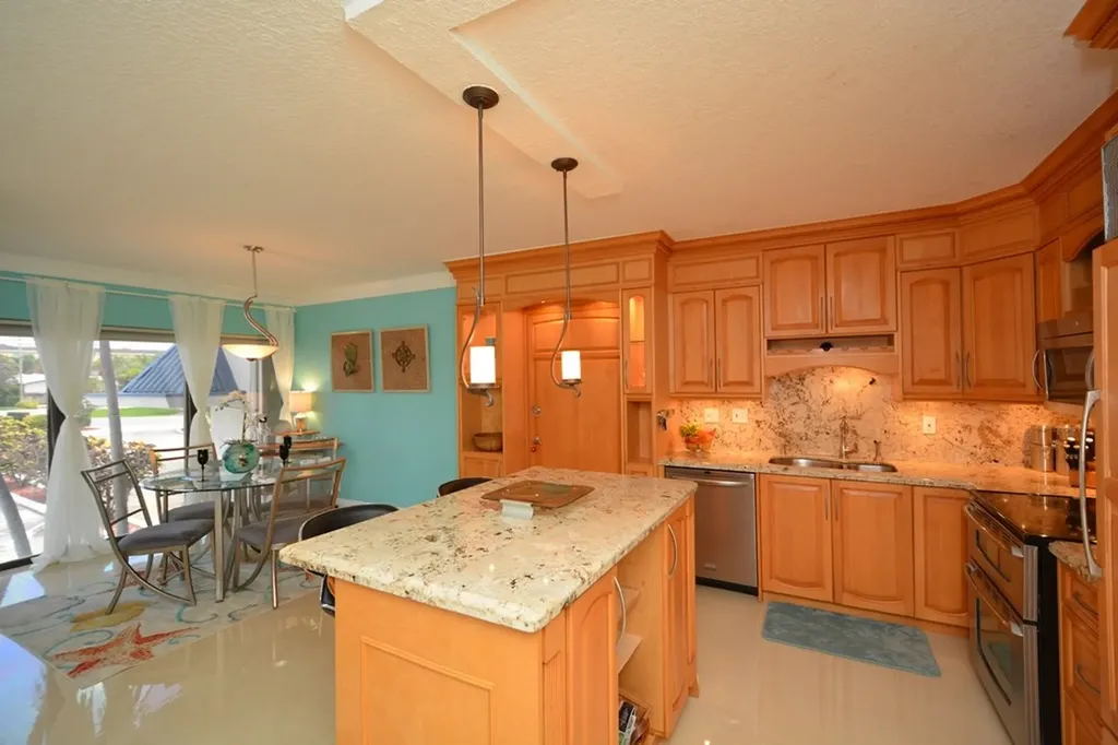 1250 W 26th Place Hialeah FL 33010