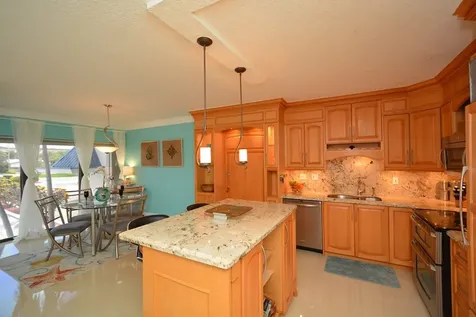 1250 W 26th Place Hialeah FL 33010
