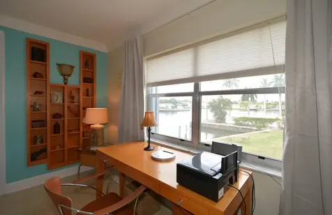1250 W 26th Place Hialeah FL 33010