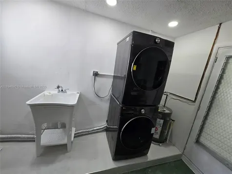 600 SW 8th Place Boynton Beach FL 33426