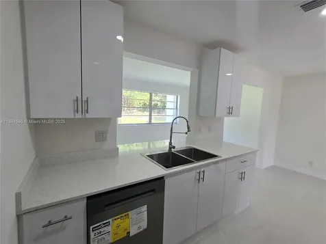600 SW 8th Place Boynton Beach FL 33426