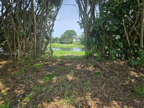 600 SW 8th Place Boynton Beach FL 33426
