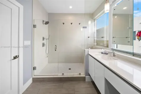 33 N Shore Drive Miami Beach FL 33141