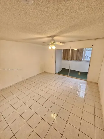 1555 W 44th Place Hialeah FL 33012