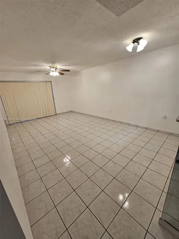 1555 W 44th Place Hialeah FL 33012