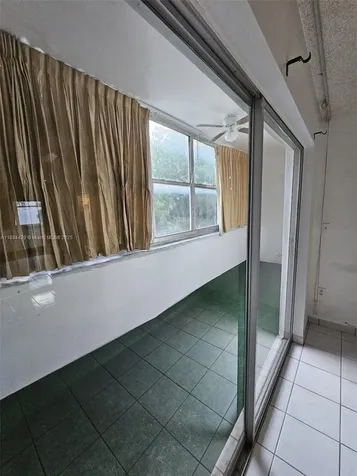 1555 W 44th Place Hialeah FL 33012