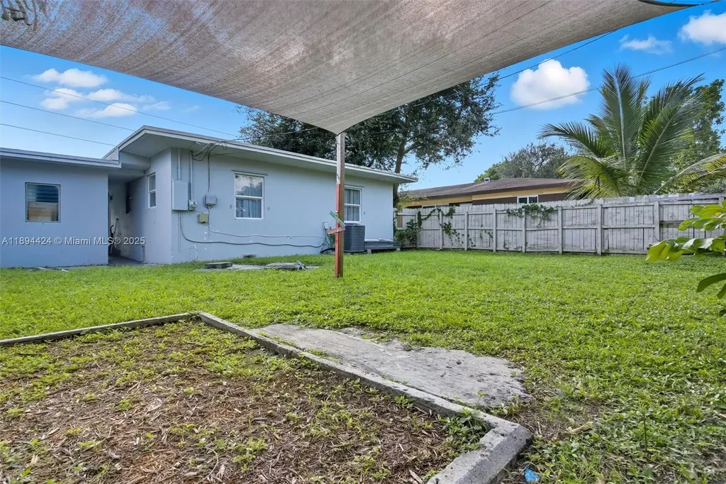 510 N 56th Avenue Hollywood FL 33021