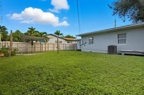 510 N 56th Avenue Hollywood FL 33021