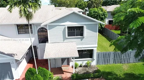 267 NW 106th Terrace Pembroke Pines FL 33026